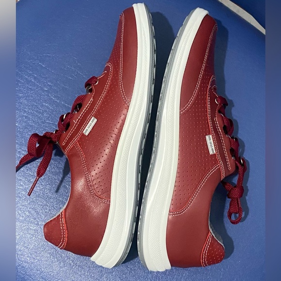 New SAS Sporty Lux leather walking/tennis shoe, Ruby Perf, Size 9N - Picture 7 of 16